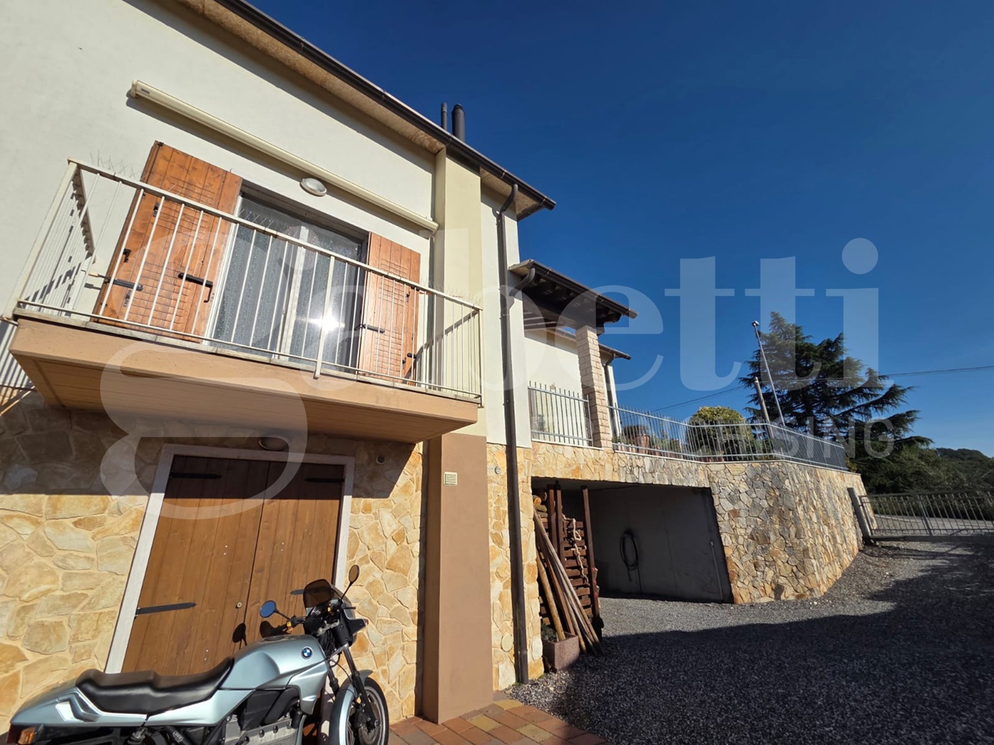 Villa Bifamiliare con giardino a Cerro Veronese