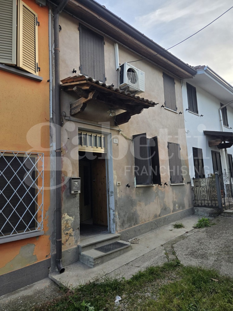 Casa indipendente in affitto a Dosolo