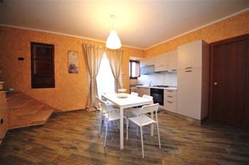 Vende appartamento ristrutturato a Porano