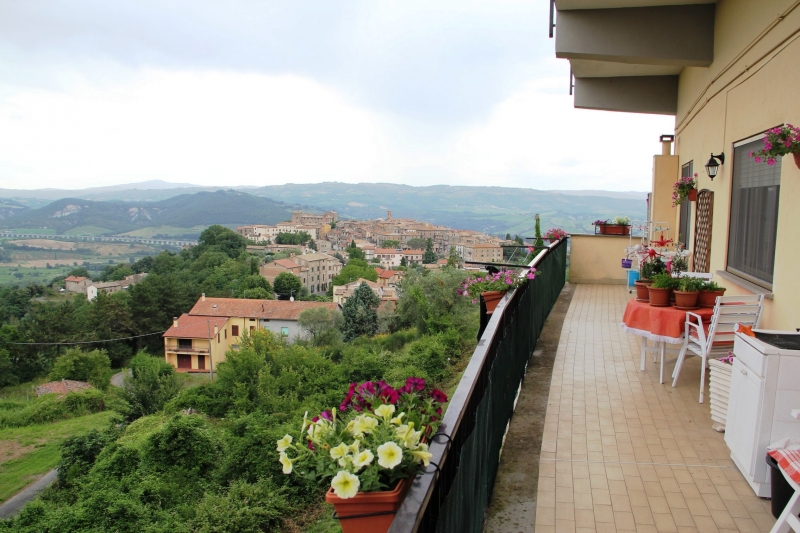 Vendo appartamento con terrazzo a Castel Viscardo