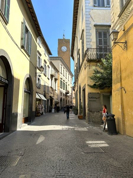 Locale commerciale in affitto a Orvieto