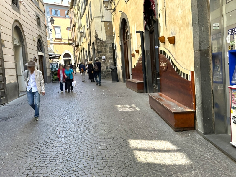 Locale commerciale in affitto a Orvieto