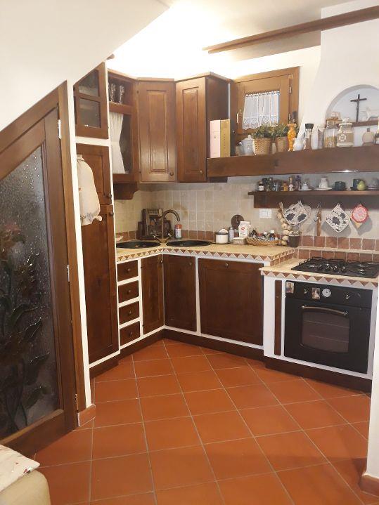 Villetta a schiera con giardino, Pelago diacceto