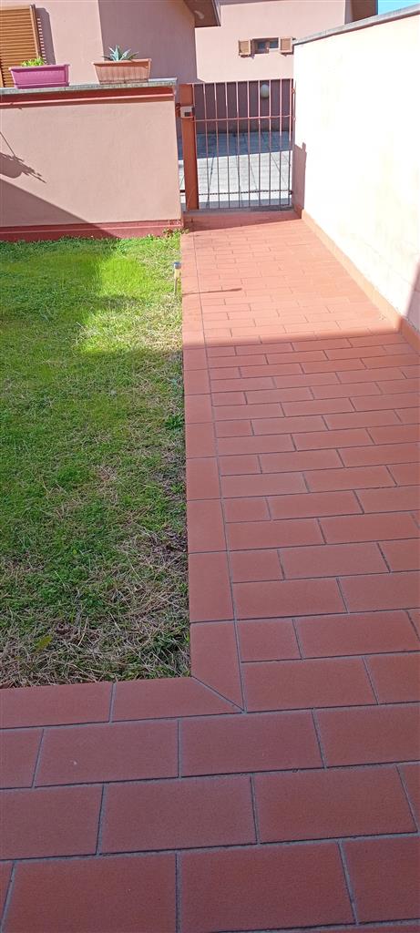 Villetta a schiera con giardino, Pelago diacceto
