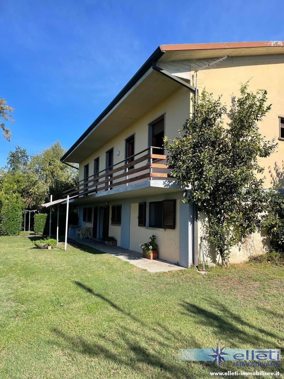 Villa con giardino, Forte dei Marmi vittoria apuana