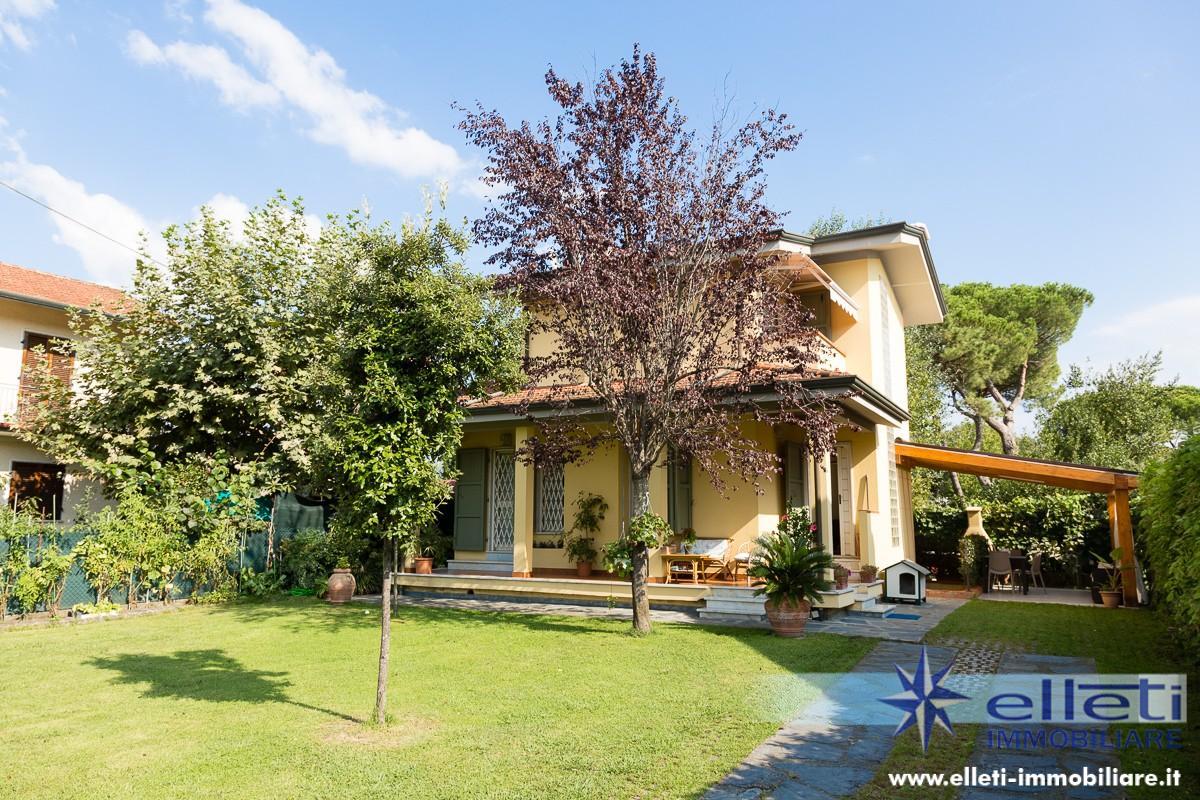 Casa indipendente con giardino, Massa poveromo