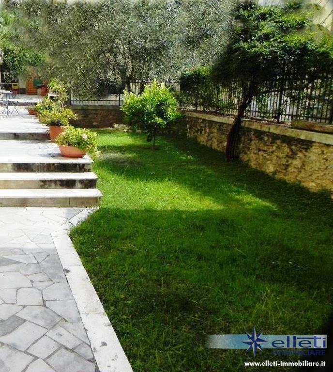 Appartamento con giardino, Massa centro storico