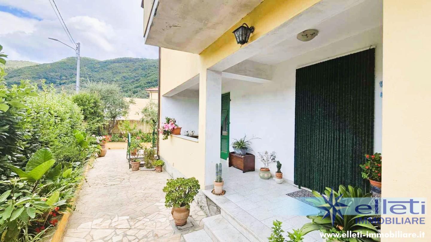 Villa Bifamiliare con giardino, Massa mirteto