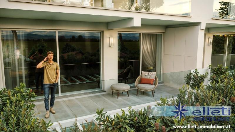 Quadrilocale con giardino, Massa marina di