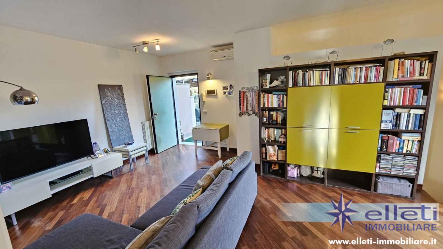 Appartamento con giardino, Massa marina di