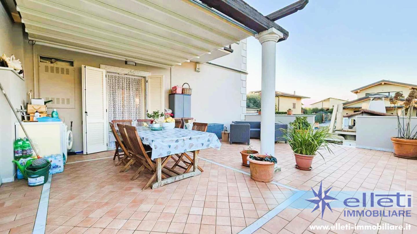 Appartamento con giardino, Montignoso cervaiolo