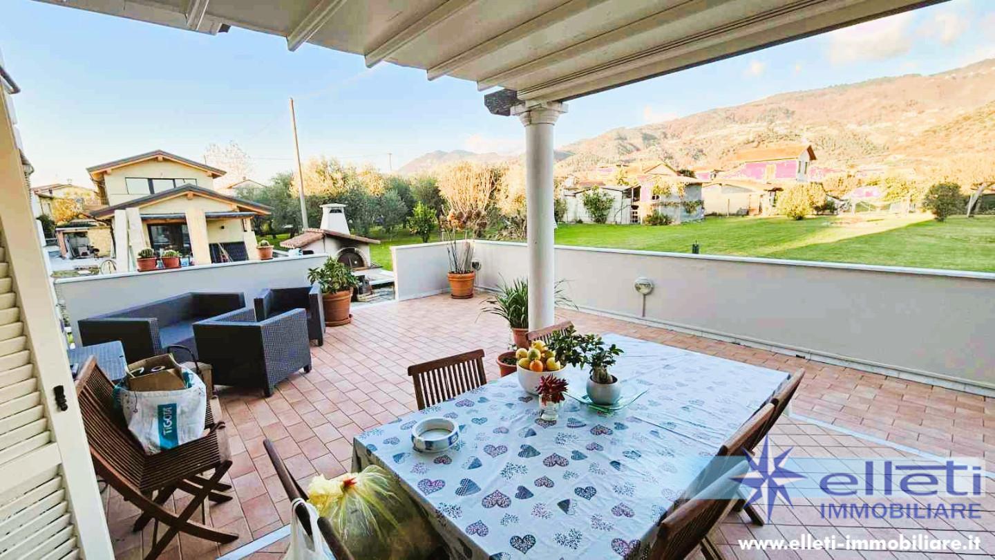 Appartamento con giardino, Montignoso cervaiolo