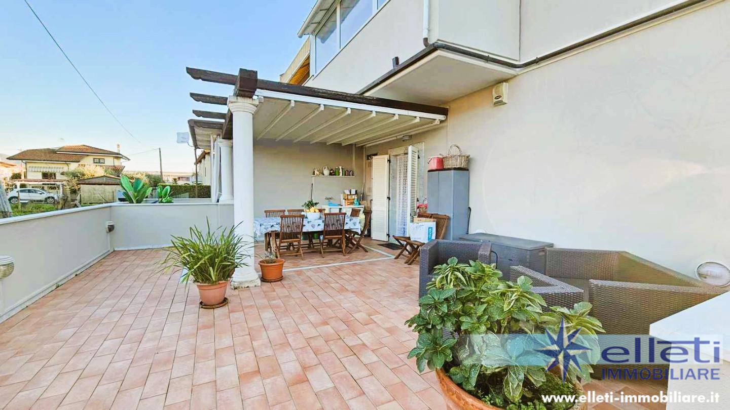 Appartamento con giardino, Montignoso cervaiolo