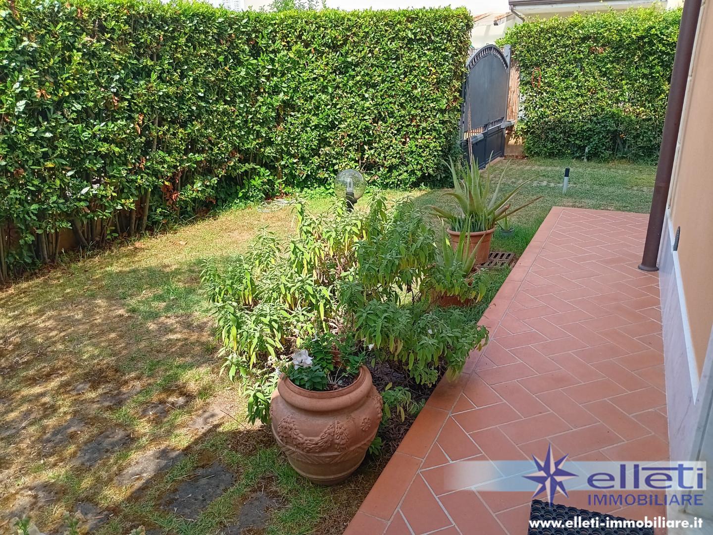 Casa indipendente in vendita, Massa poveromo