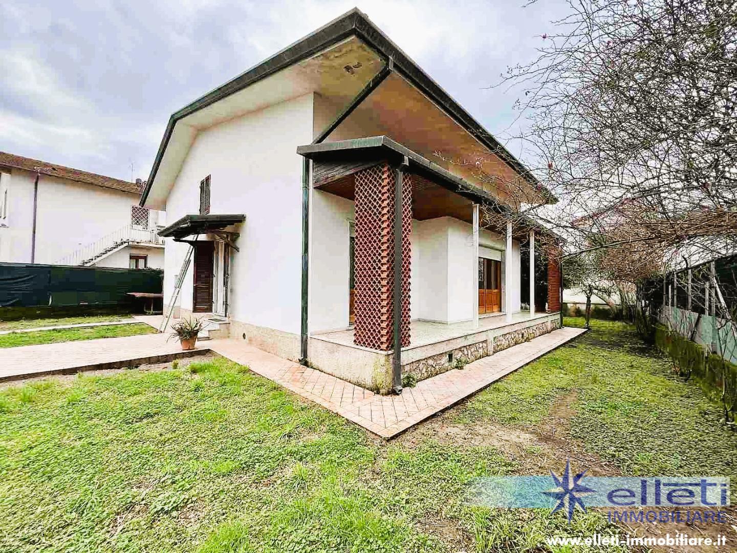 Villa con giardino, Massa marina di