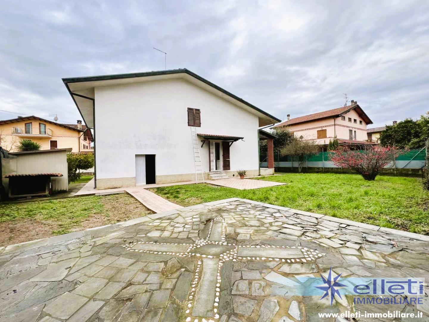 Villa con giardino, Massa marina di