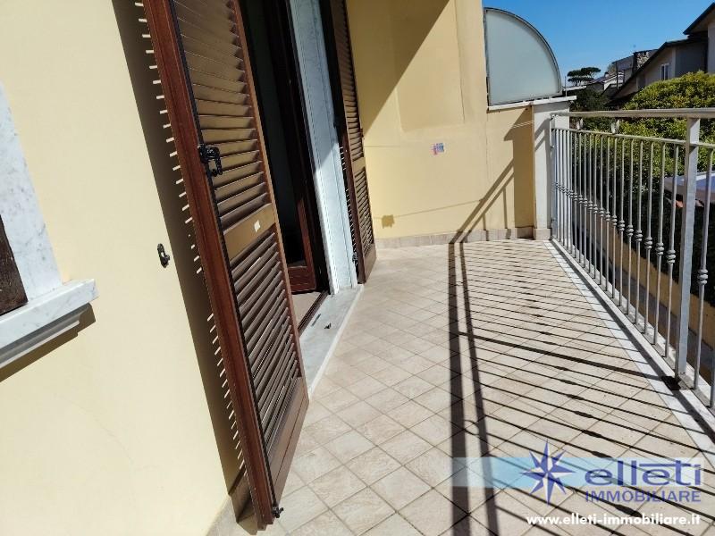 Trilocale in vendita, Massa marina di
