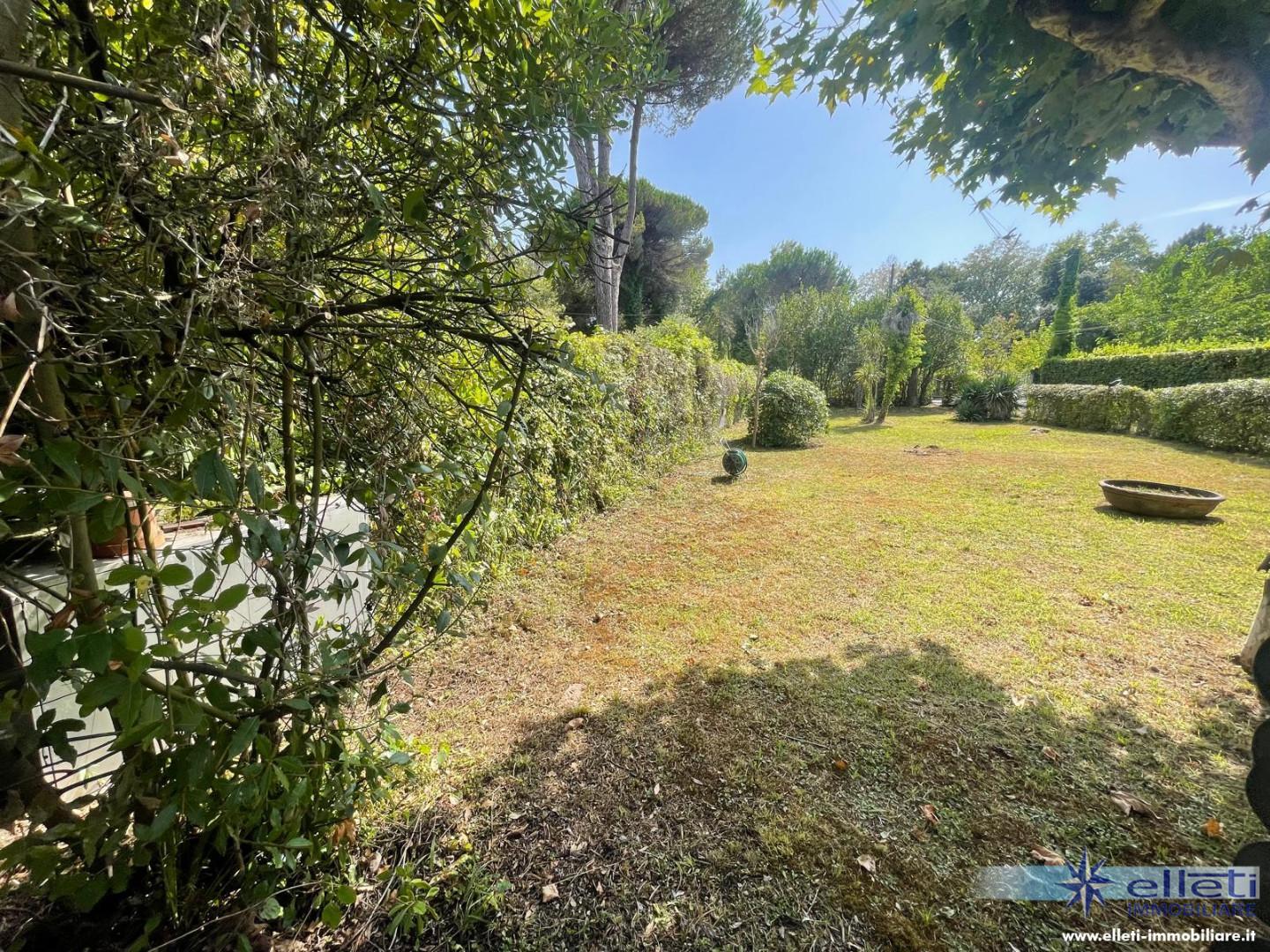 Casa indipendente con giardino, Massa ronchi