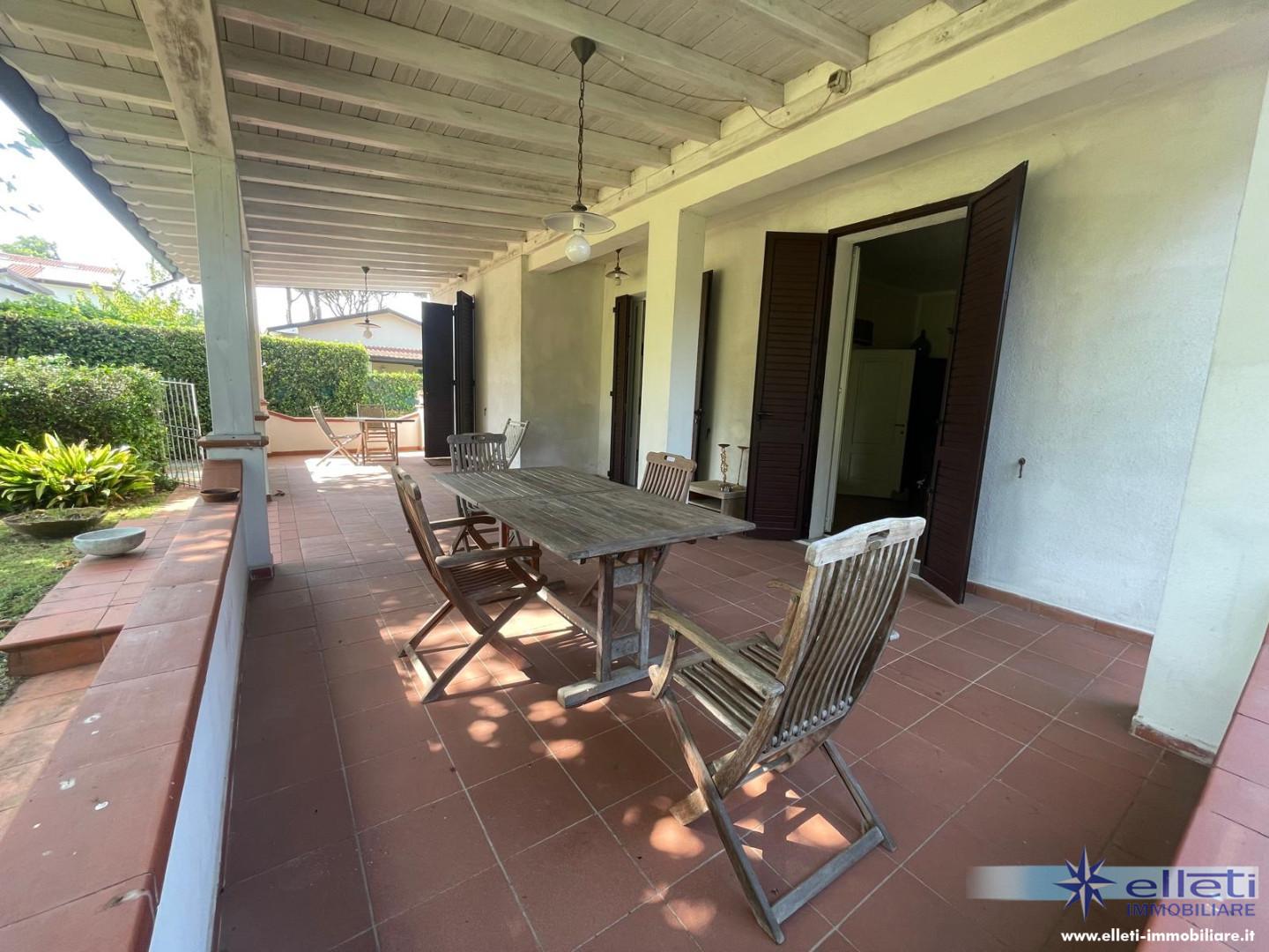 Casa indipendente con giardino, Massa ronchi