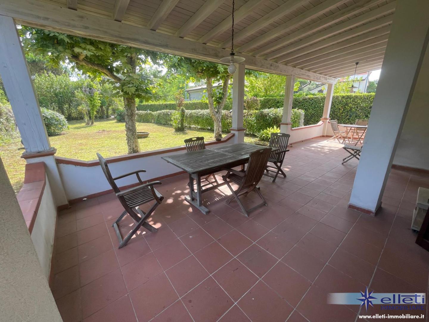 Casa indipendente con giardino, Massa ronchi