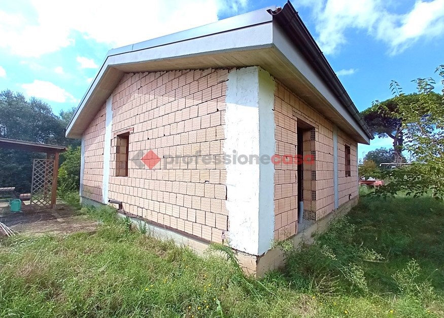 Villa con giardino a Aprilia