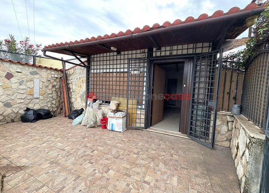 Negozio in affitto a Aprilia