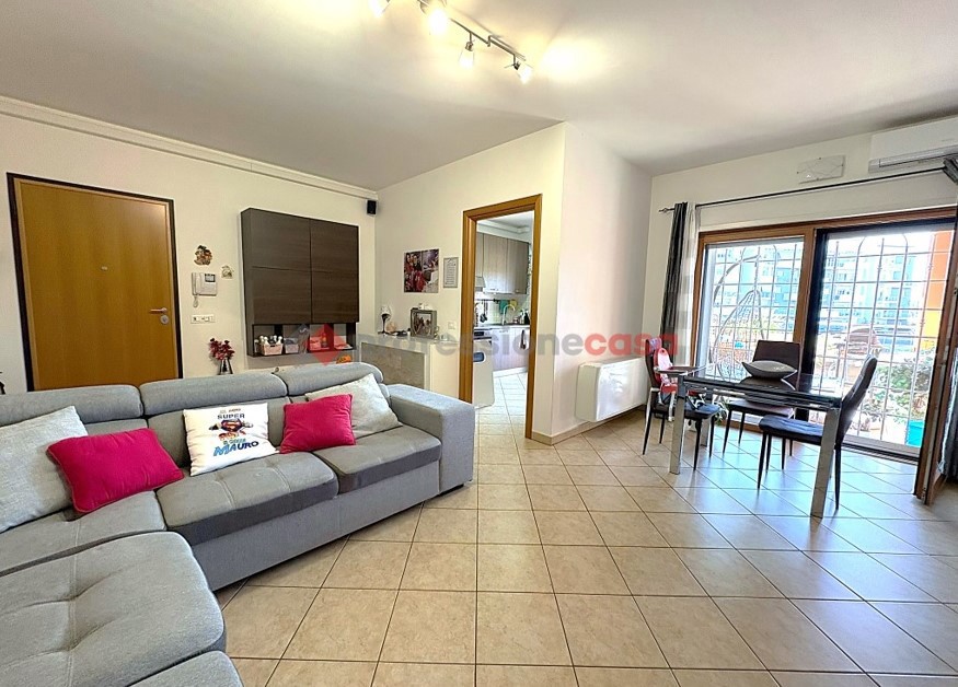 Trilocale con box a Aprilia