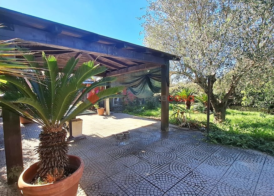 Trilocale con giardino a Aprilia