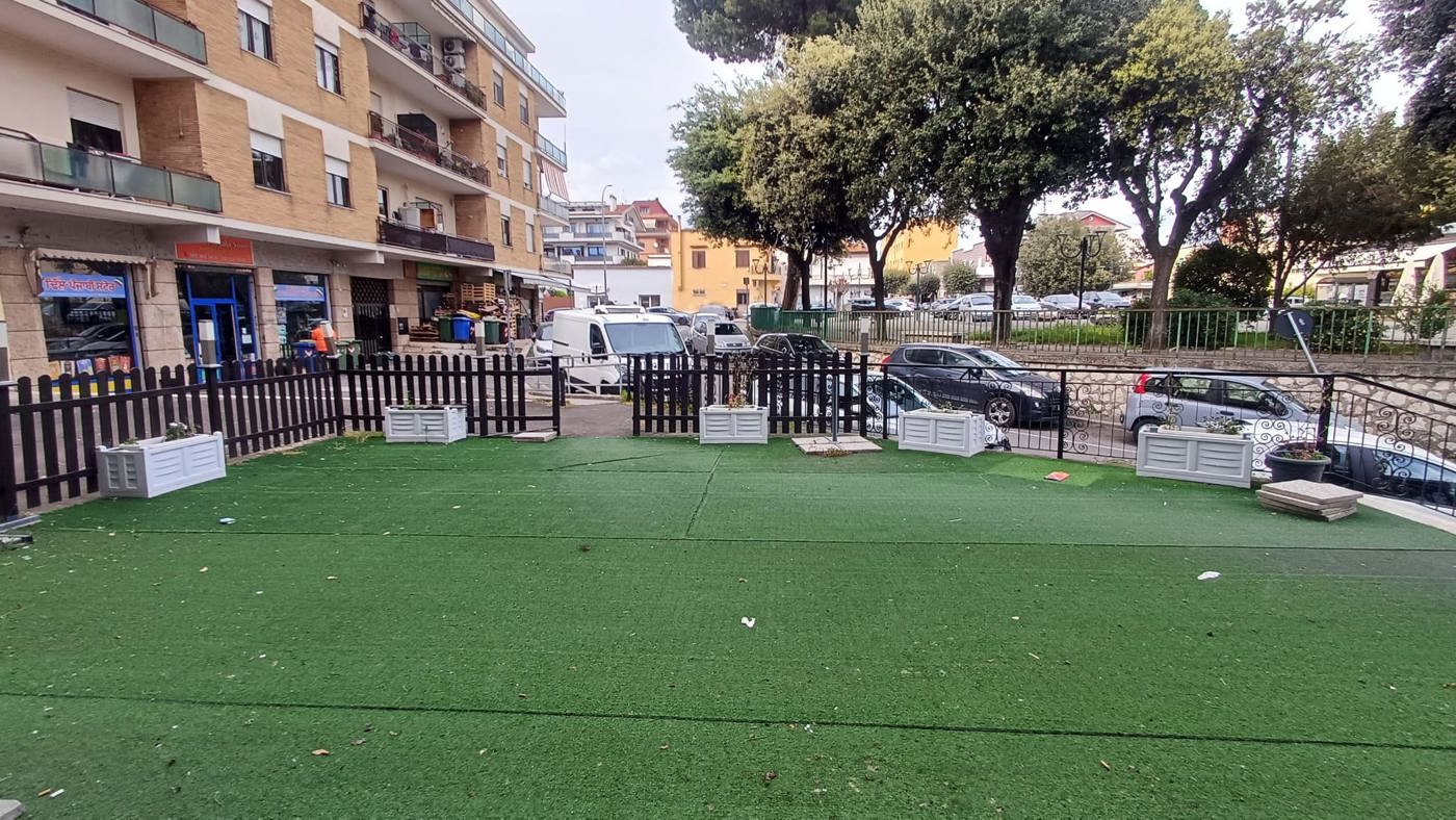 Negozio in vendita a Aprilia