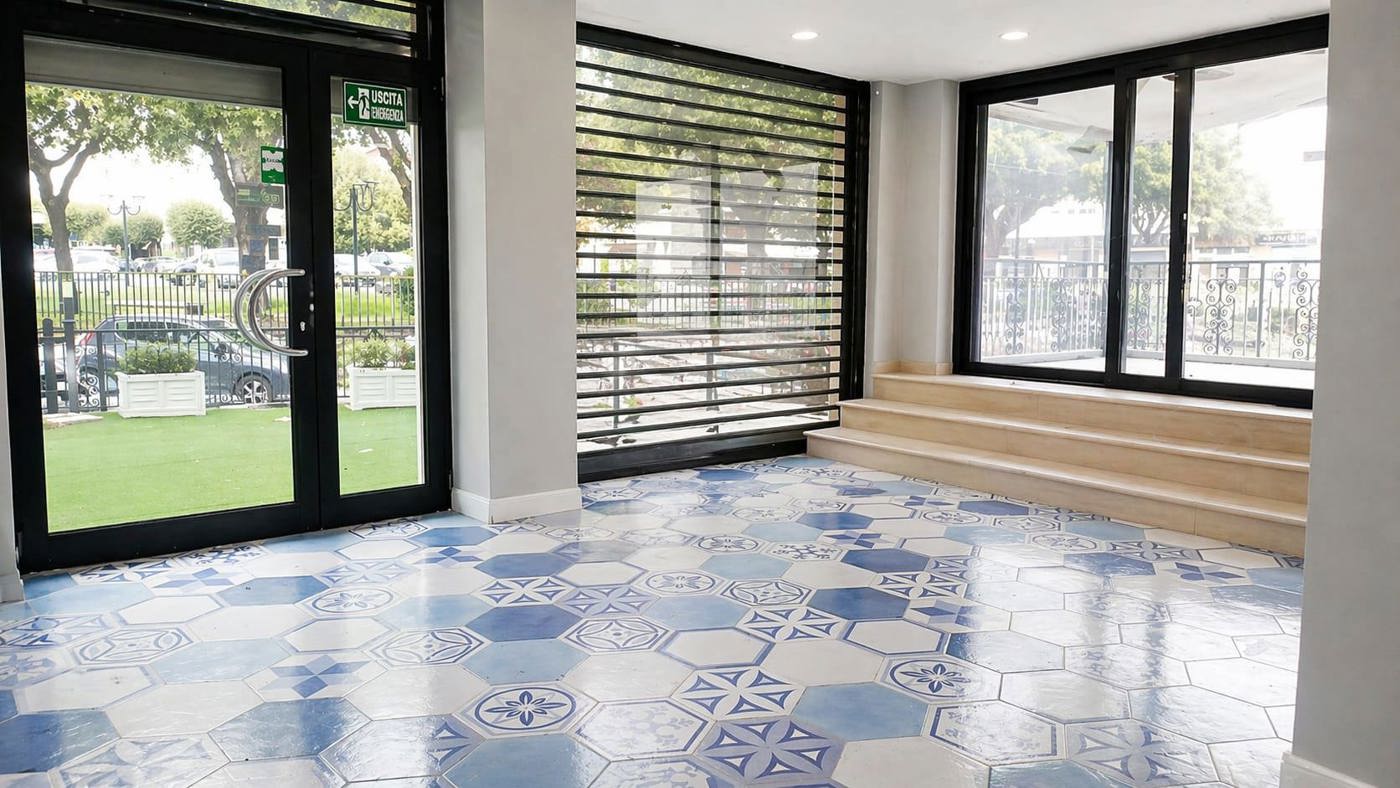 Negozio in vendita a Aprilia