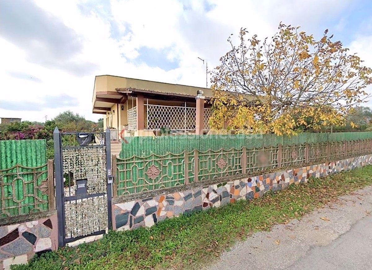 Villa con giardino a Aprilia
