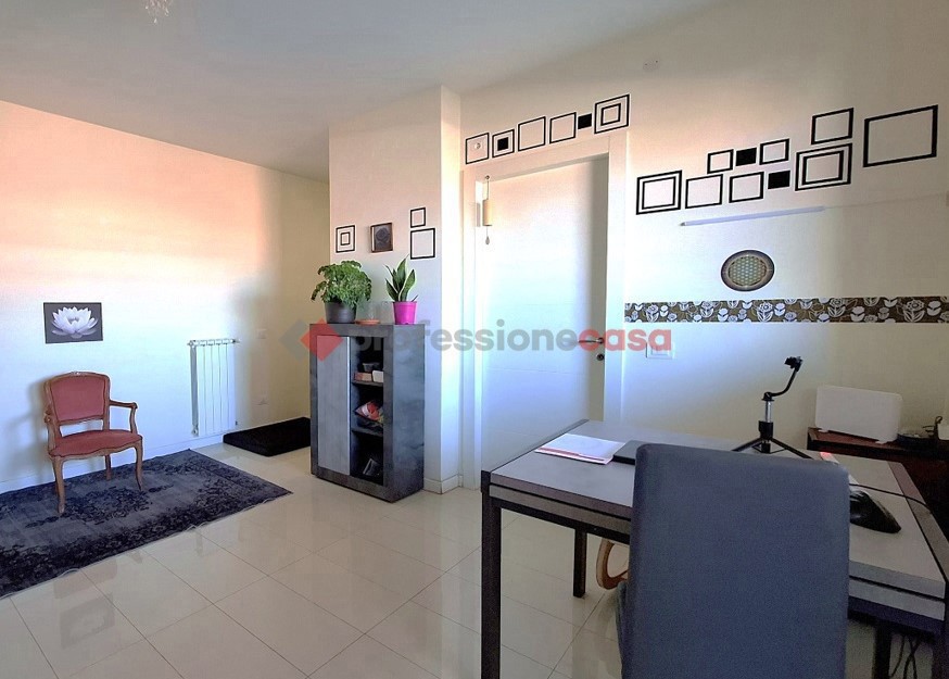 Trilocale con box a Aprilia