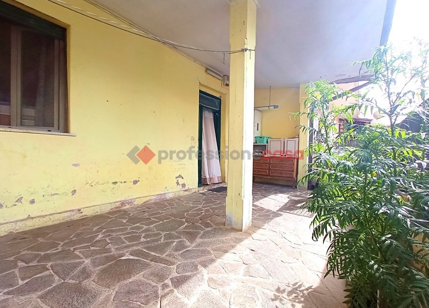 Stabile/Palazzo in vendita a Aprilia