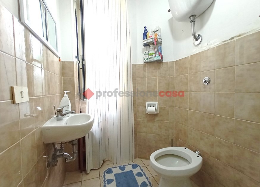 Stabile/Palazzo in vendita a Aprilia