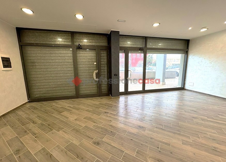 Negozio in affitto a Aprilia