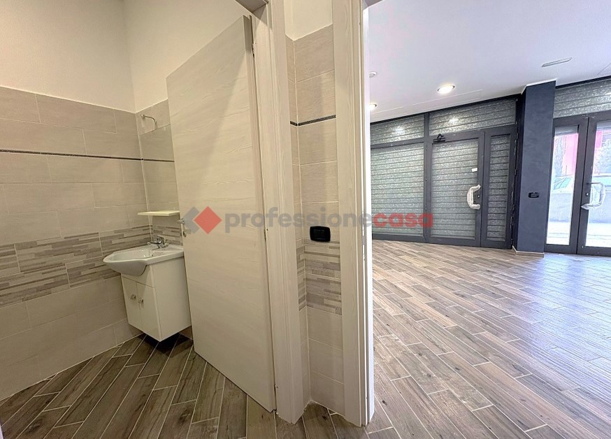 Negozio in affitto a Aprilia