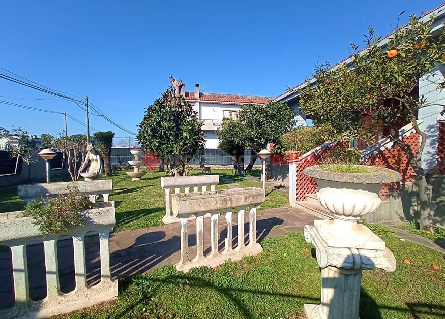 Villa con giardino a Aprilia
