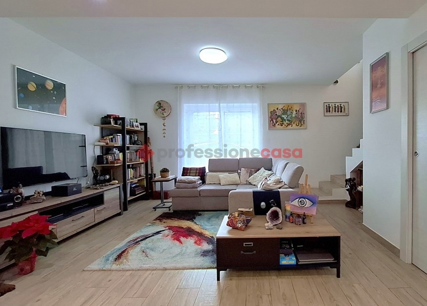 Villa Bifamiliare con giardino a Aprilia