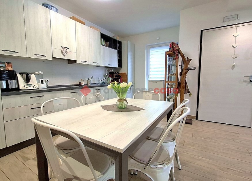 Villa Bifamiliare con giardino a Aprilia