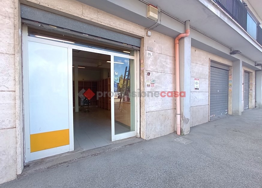 Negozio in vendita a Aprilia