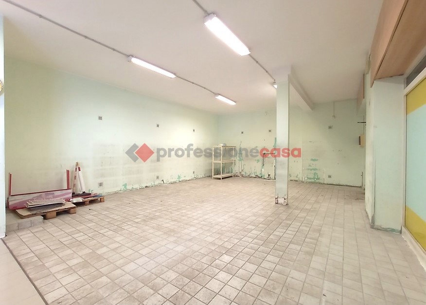 Negozio in vendita a Aprilia