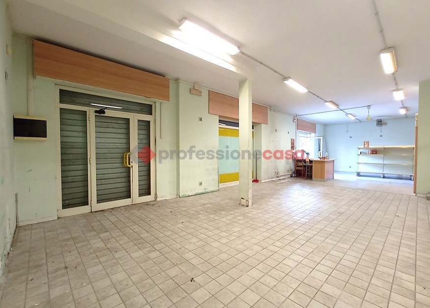 Negozio in vendita a Aprilia