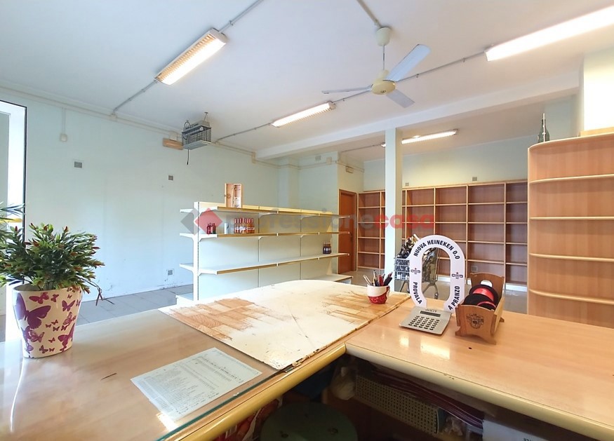 Negozio in vendita a Aprilia