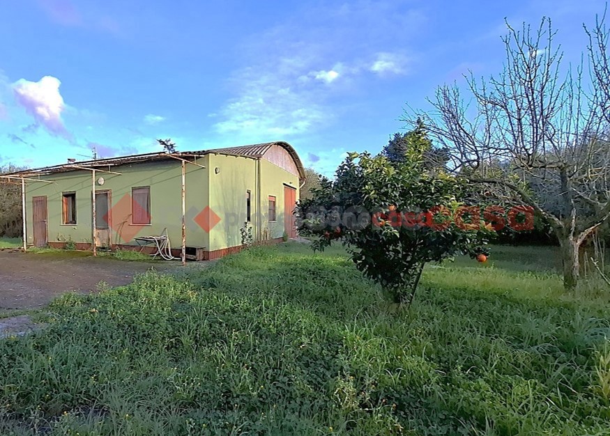 Villa da ristrutturare a Aprilia