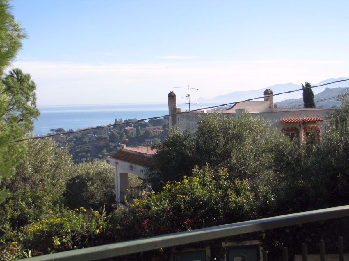 Villa con giardino a Trabia