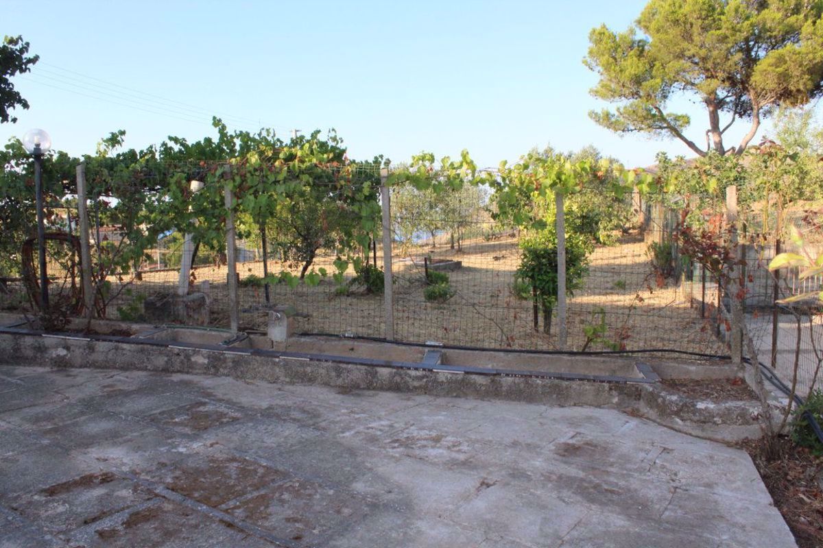Villa con giardino a Belmonte Mezzagno