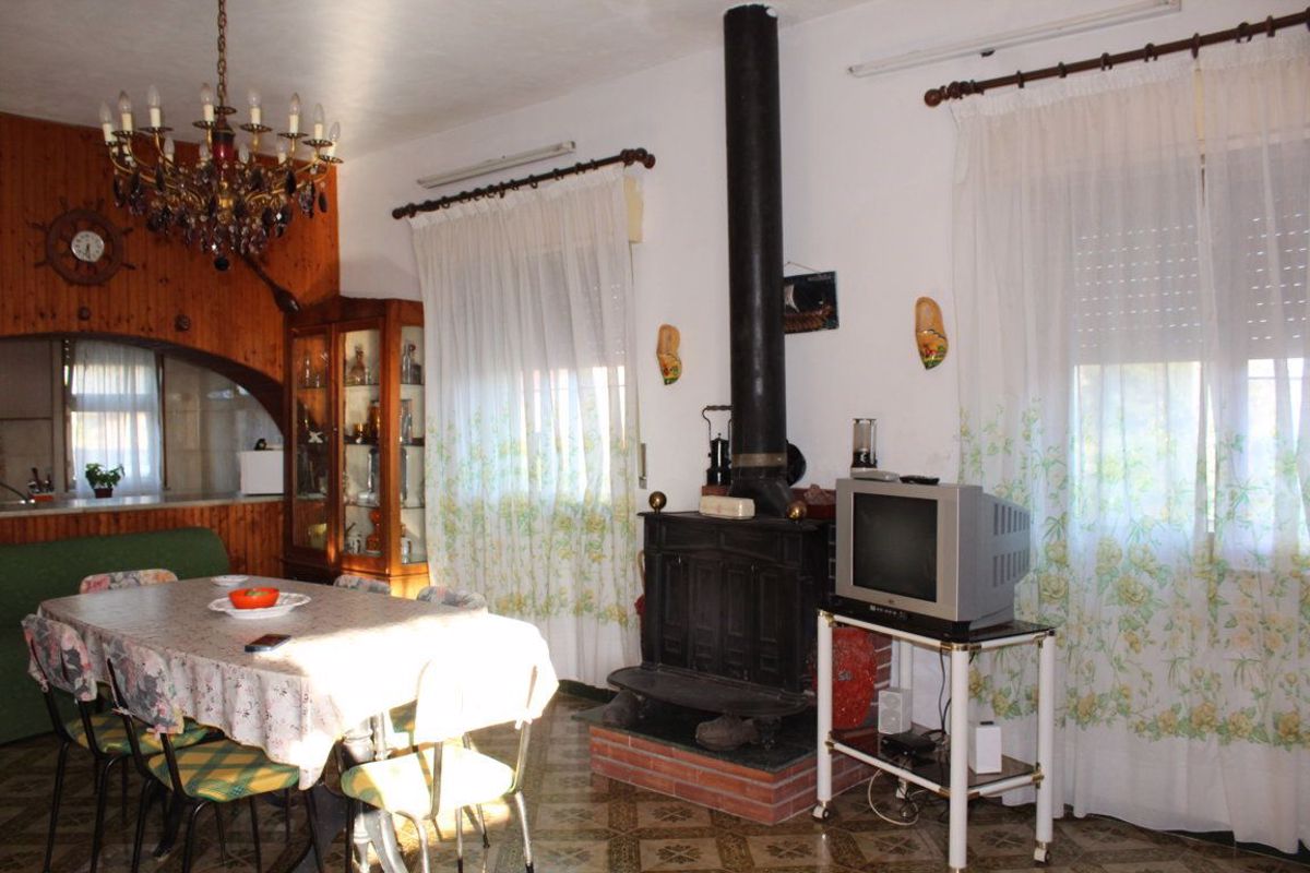 Villa con giardino a Belmonte Mezzagno