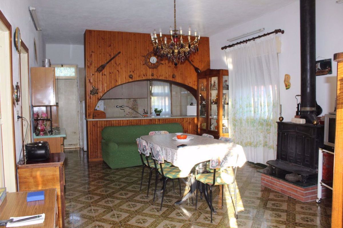 Villa con giardino a Belmonte Mezzagno