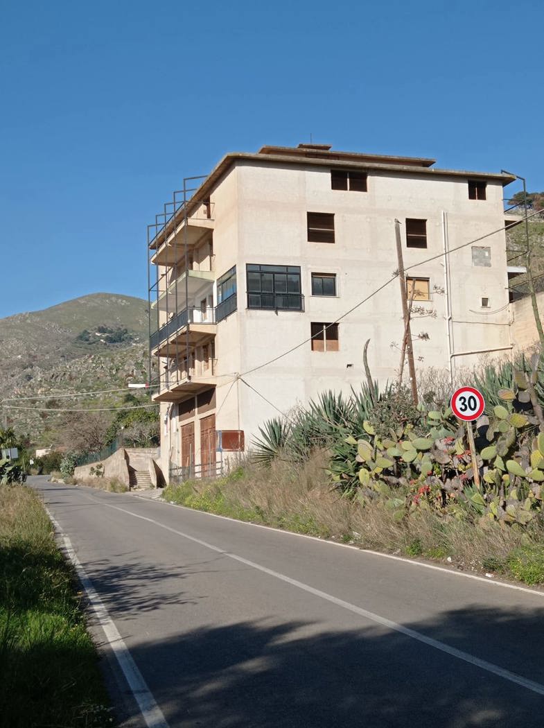 Stabile/Palazzo in vendita a Belmonte Mezzagno