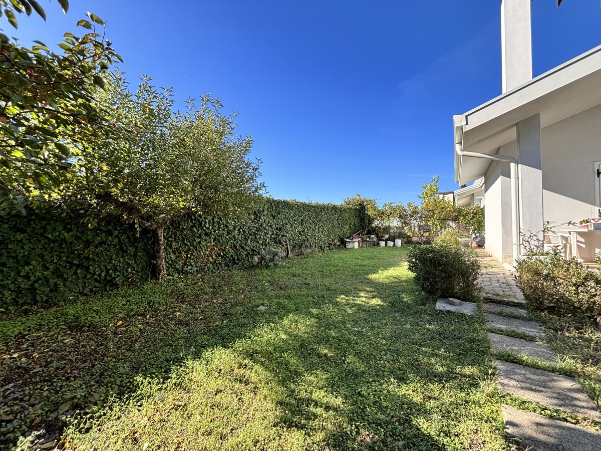 Villa Bifamiliare con giardino a Termoli